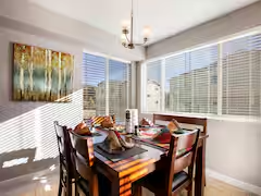 Foto del edificio - 530 E Grace Ave