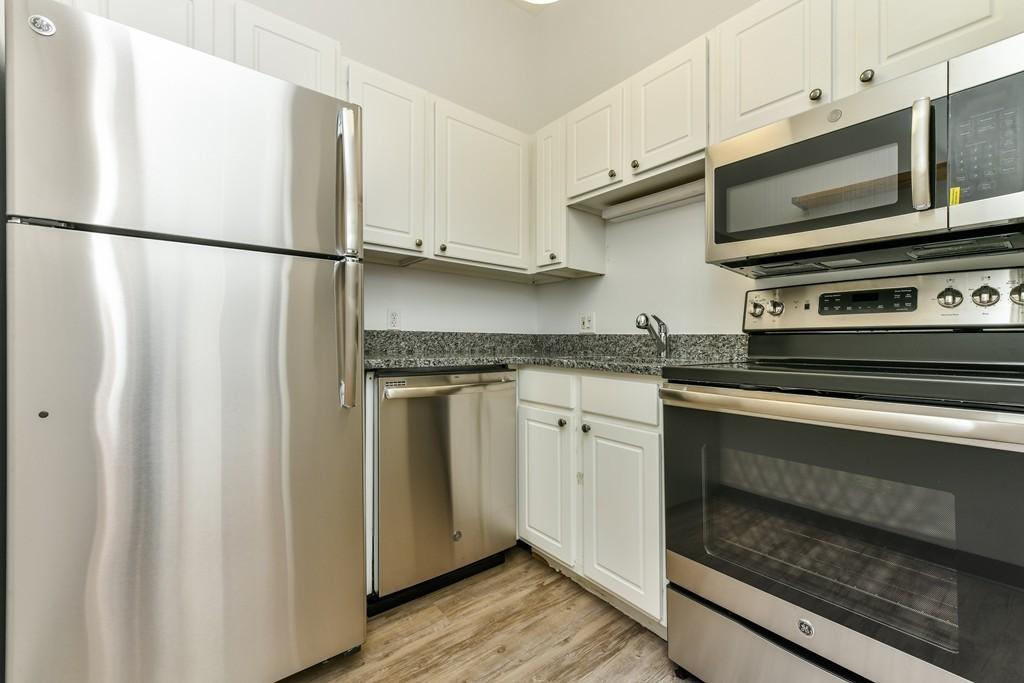 Primary Photo - 99 W Springfield St