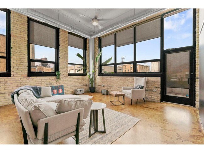 Foto del edificio - 1701 NE Madison St