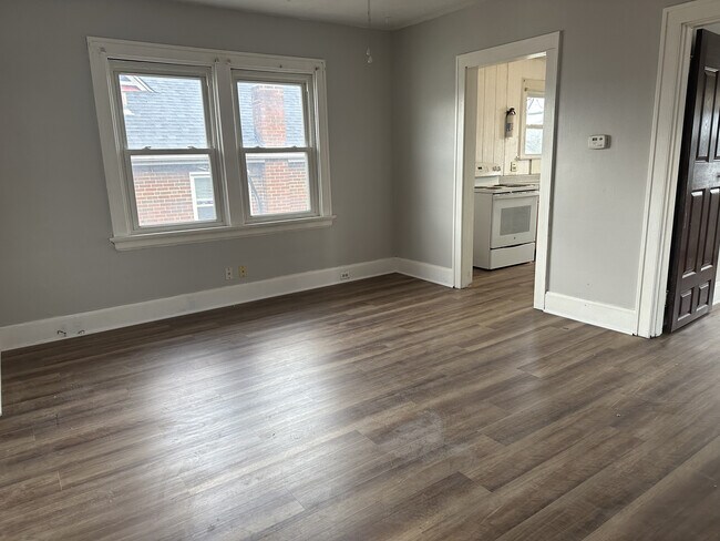 Foto del edificio - 3625 Madison Rd