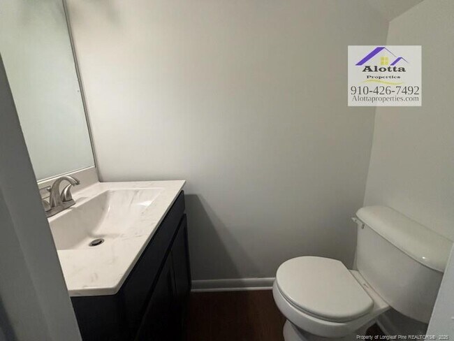 Foto del edificio - 573 Winding Creek Rd