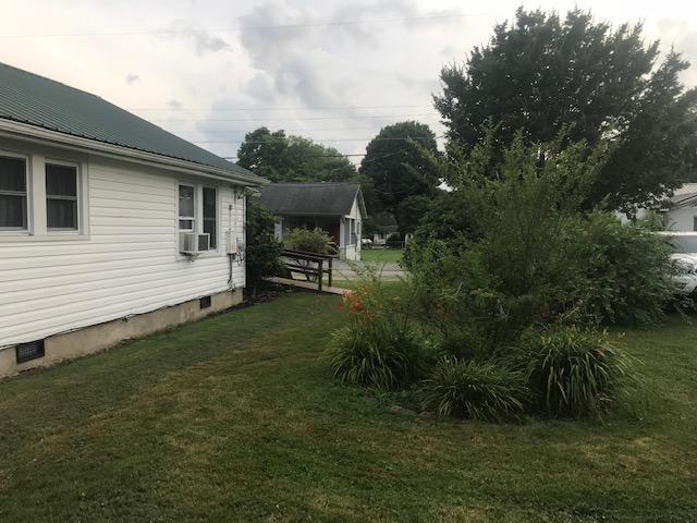 Side yard facing forward. - 103 Summit Avenue