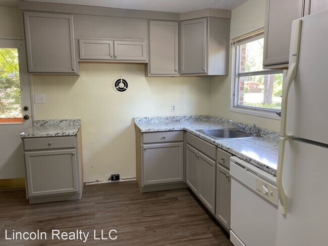 Building Photo - 4 br, 3 bath House - 1105 W Alden Ave