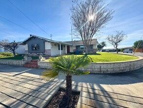 Building Photo - 5152 Providence Rd