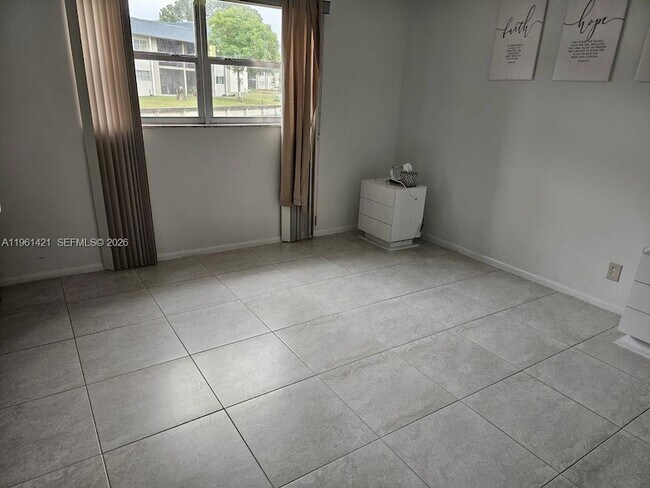 Foto del edificio - 8020 S Colony Cir