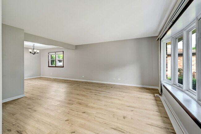 Foto del edificio - 8456 Dixon Ct