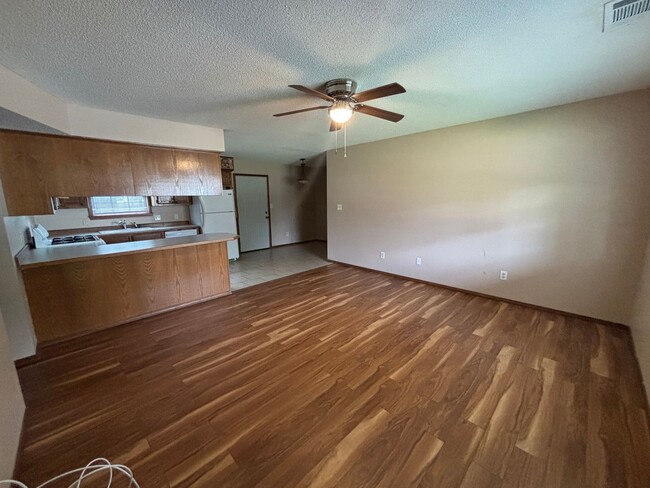 Building Photo - Charming 2-bedroom, 1-bathroom house in Russellville