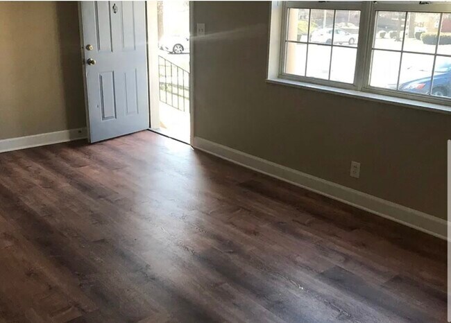Foto del edificio - 9027 Wrenwood Ln