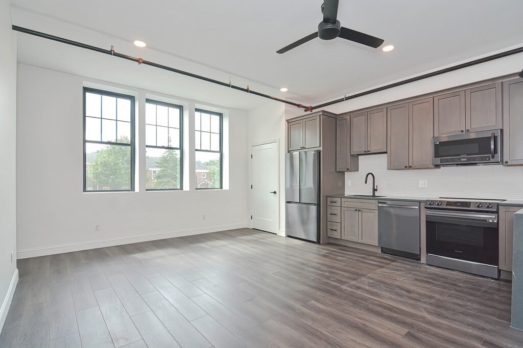 1320 Pawtucket Ave Unit 5, East Providence, RI 02916 Apartment for Rent in East Providence, RI