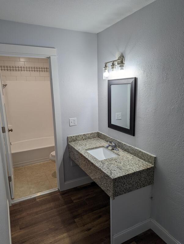 205 Oskaloosa St, Pella, IA 50219 Condo for Rent in Pella, IA