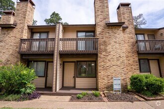 Building Photo - 2521 Crosstimbers St
