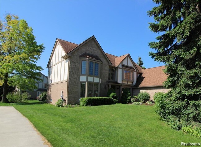 Building Photo - 1737 Hallmark Dr