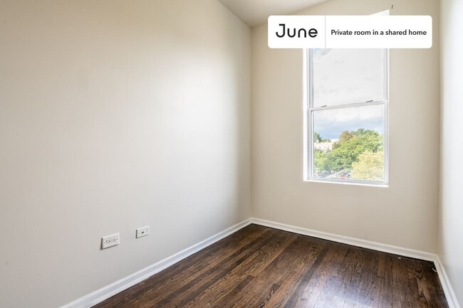 Building Photo - Room in Shared 3 bed/1 bath home