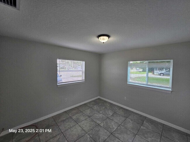 Foto del edificio - 4653 S 25th St