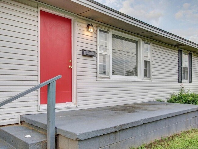 Foto del edificio - 2536 W Easton St