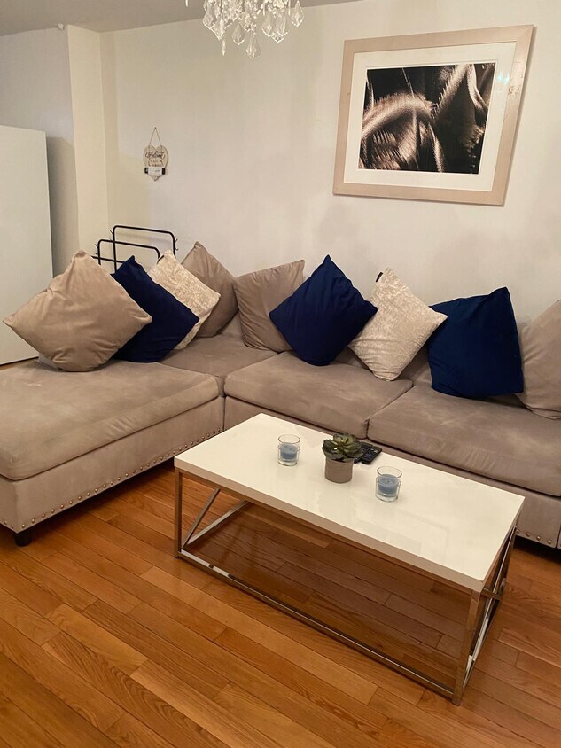 Foto principal - 787-781 1st Ave