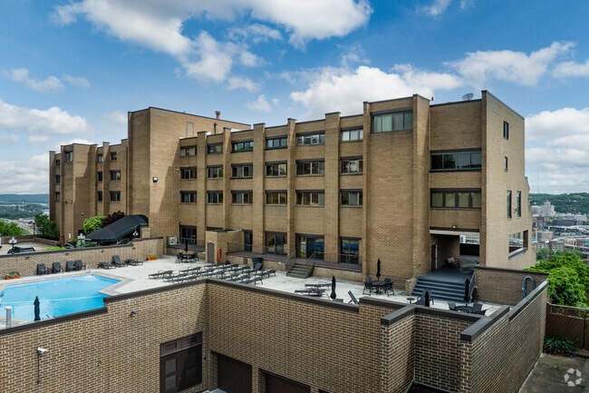 1000 Grandview Avenue Condominiums