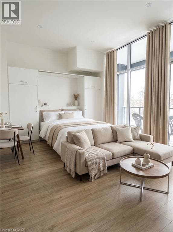 Building Photo - 741 King St W