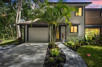 Building Photo - 805 N Clake Ave