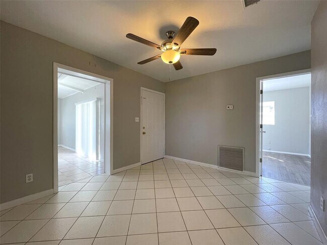 Building Photo - 673 59th St S