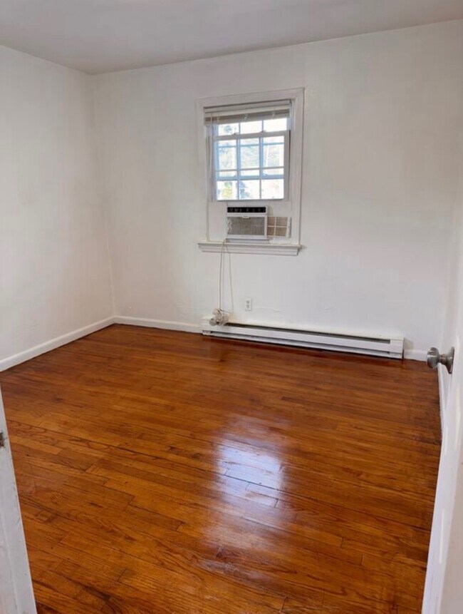 Foto del edificio - 1007 W 36th St