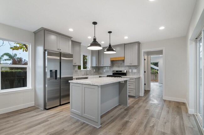 Foto del edificio - 724 Dodson Way