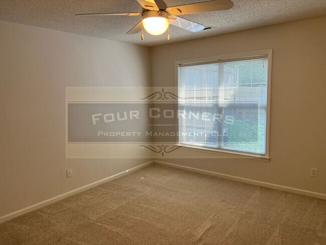 Building Photo - Beautiful 2 Bedroom 2 Bath Home