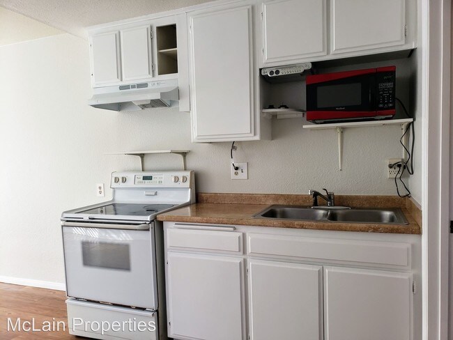 Building Photo - Studio, 1 bath House - 980 Laguna Dr. D