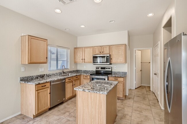 Building Photo - Pets Welcome. Turf backyard. New A/C. Quiet cul-de-sac lot. Bonus Room/loft. 3 blocks to award wi...