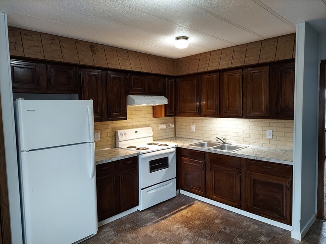 Building Photo - Neligh Triplex