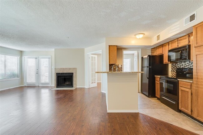 Building Photo - 2311 Basil Dr