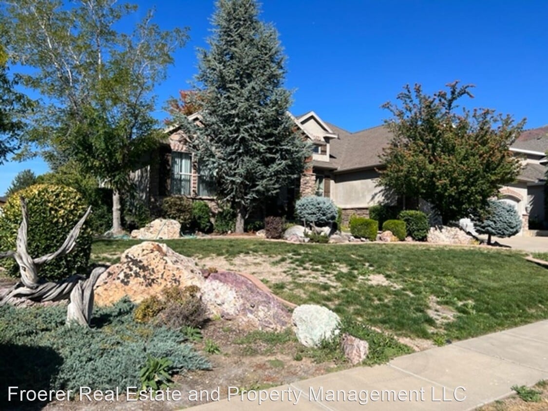 1235 Bella Vista Drive