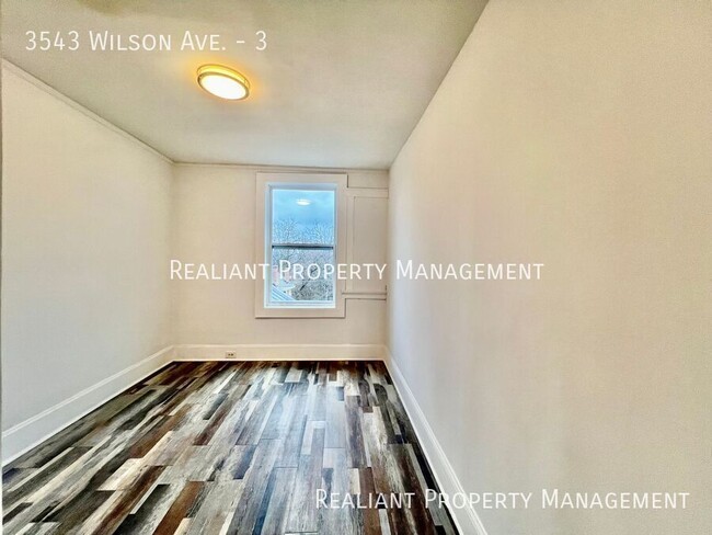 Foto del edificio - 3543 Wilson Ave