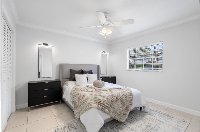 Foto del edificio - 3215 W Swann Ave