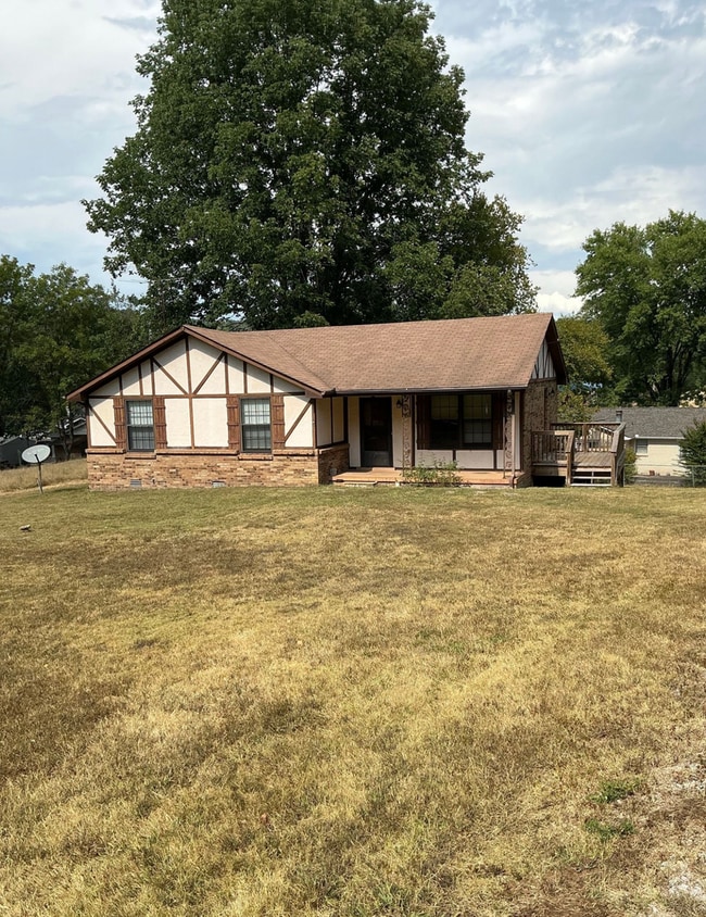 Building Photo - 1105 Allenwood Rd