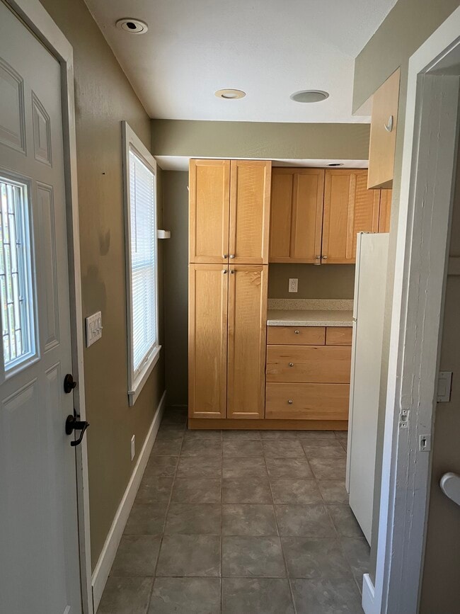 Building Photo - 3842 Johns St