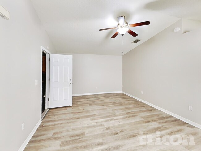 Building Photo - 4409 Venice Dr
