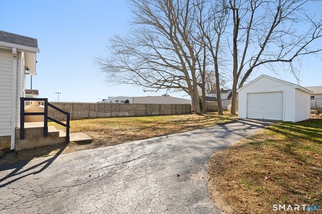 Building Photo - 14 Clark Ln