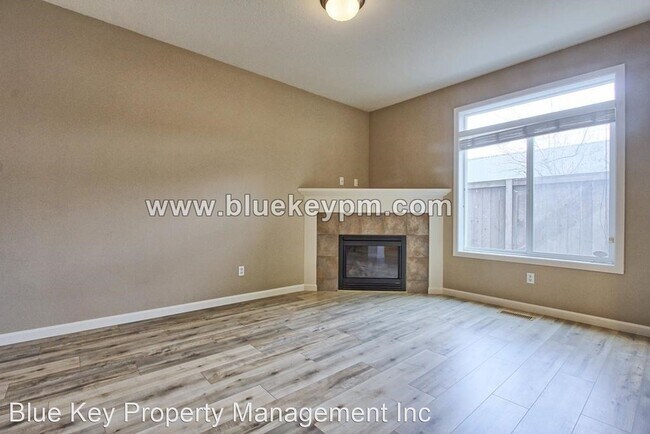 Building Photo - 3 br, 2 bath House - 15209 NW 4th Place
