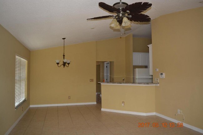Building Photo - 701 Bobcat Ct