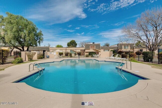 Building Photo - 4875 N Granite Reef Rd