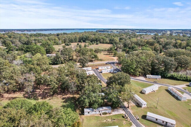 Foto del edificio - Beautifully Updated 3BR/2BA Trailer in Mus...