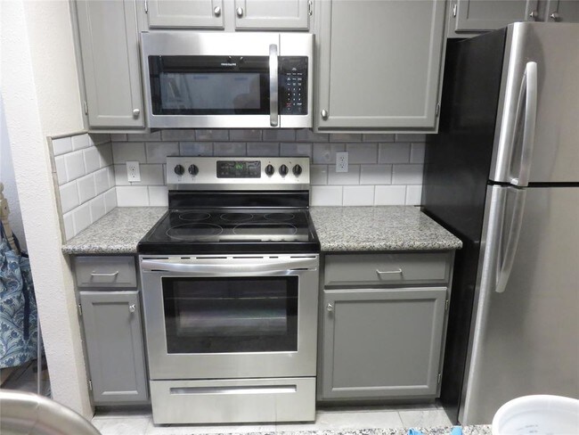 Building Photo - 2120 El Paseo St