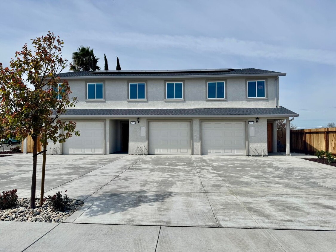 Foto principal - Stunning New Build 3-Bedroom, 2.5-Bath Tri...