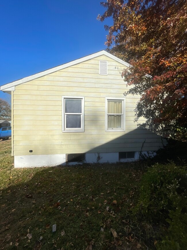 Building Photo - 9145 Loganberry Ln