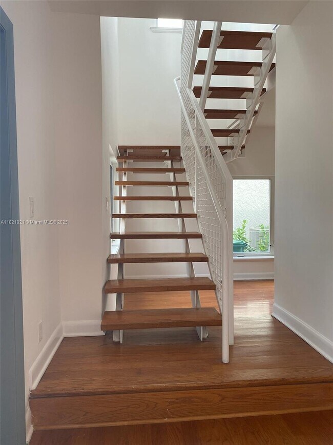 Foto del edificio - 527 SW 20th Rd