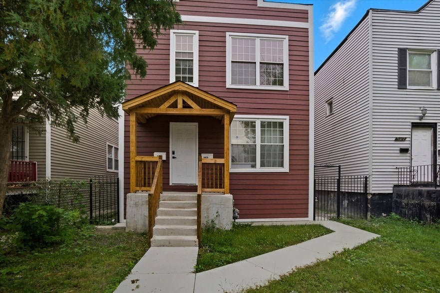 Primary Photo - 5415 S Hoyne Ave