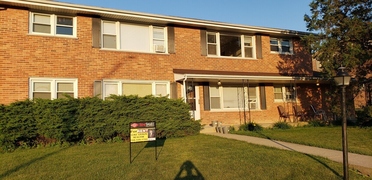 14413 S Ravinia Ave Unit 2S, Orland Park, IL 60462 Room for Rent in