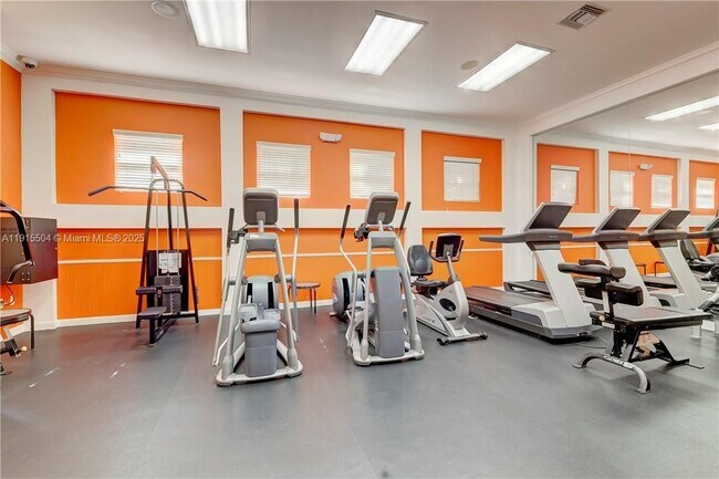 Foto del edificio - 5840 W Sample Rd