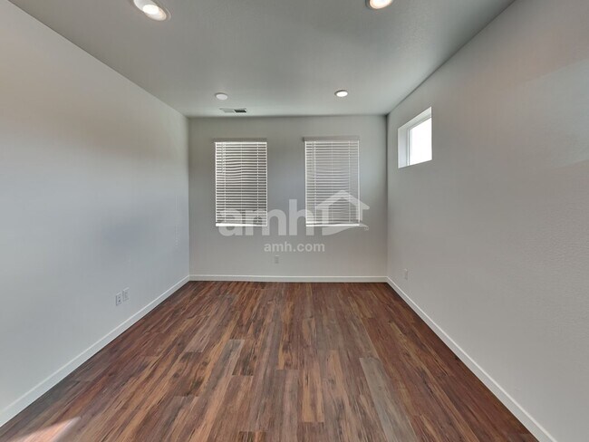 Foto del edificio - 23536 E 2nd Pl